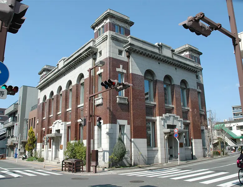 PSオランジュリ外観